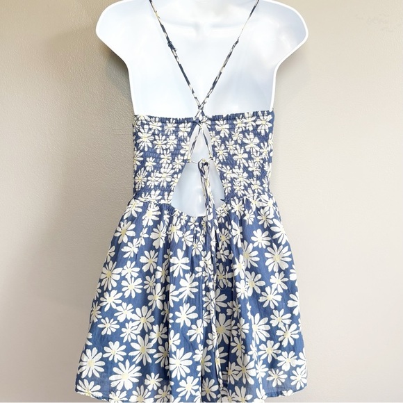 American Eagle Outfitters Floral Romper Blue and White NWT Women’s Size Small - Picture 2 of 8